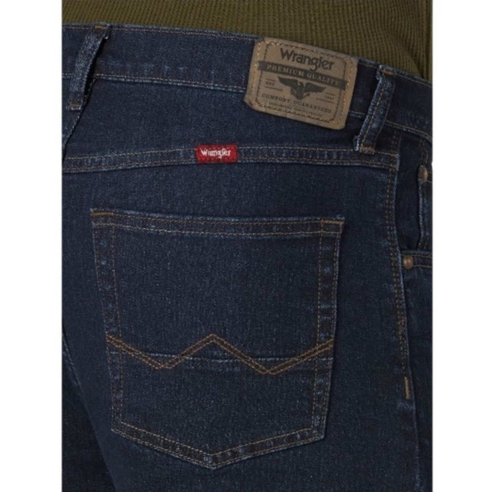 Men’s Wrangler Slim seat and thigh straight